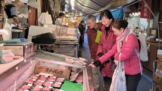Tokyo: Tsukiji Market Guided Tour & Sushi-Making Experience