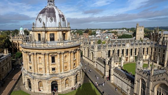 Shared Mandarin • Oxford University Walking Tour Led By University Alumni