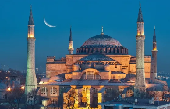 聖索菲亞主教座堂＋諾夫哥羅德木建築博物館＋小克林姆林宮一日遊