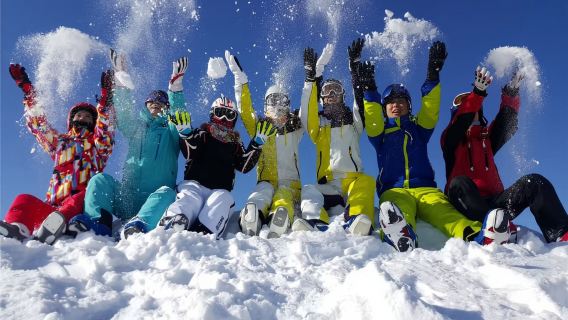 Skiticket für das Skigebiet Harbin Yabuli Sunshine Resort (professionelle Pisten + unbegrenztes Skivergnügen + weitläufige Pisten + Winterangebot + Skierlebnis)