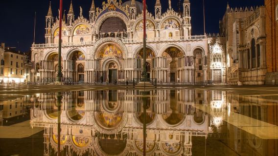 Venice, Italy: Saint Mark's Basilica + Gondola Ride + Murano Island + Customizable Private Charter