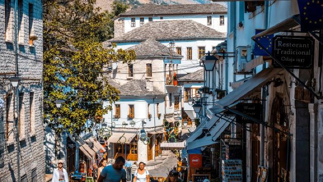 Échappée dans le Sud de l'Albanie : Gjirokastër, Bains thermaux et Canyons