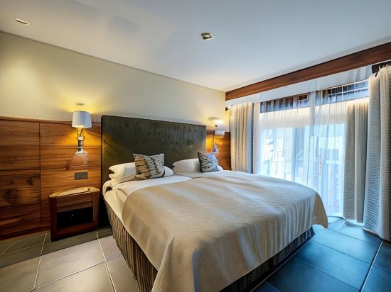 Romantik Hotel Schweizerhof Room Type - Superior One Bedroom Suite with Eiger view