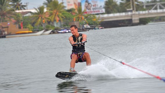 Wakeboard a Bentota