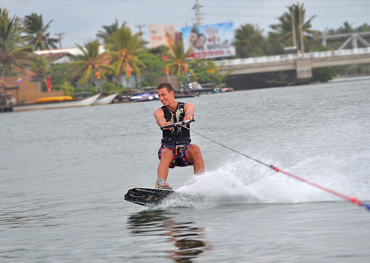 Wakeboarding di Bentota