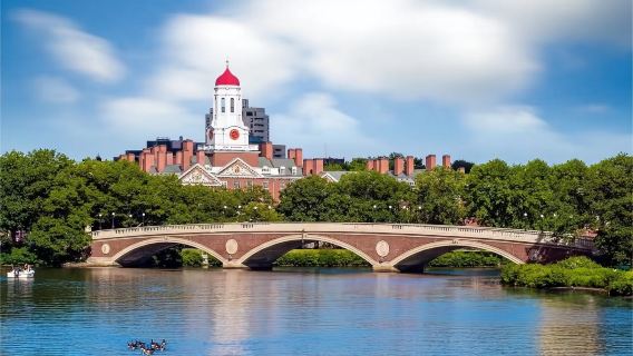 アメリカ・ボストンのハーバード大学半日帰りツアー【ウォーキングツアー/英語ガイド】