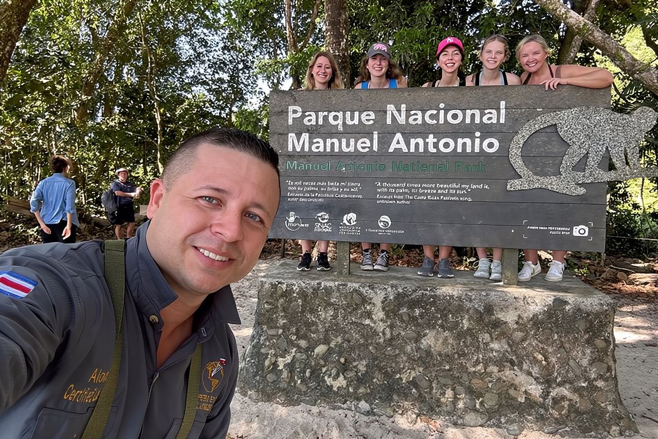 Guided Tour in Manuel Antonio National Park!