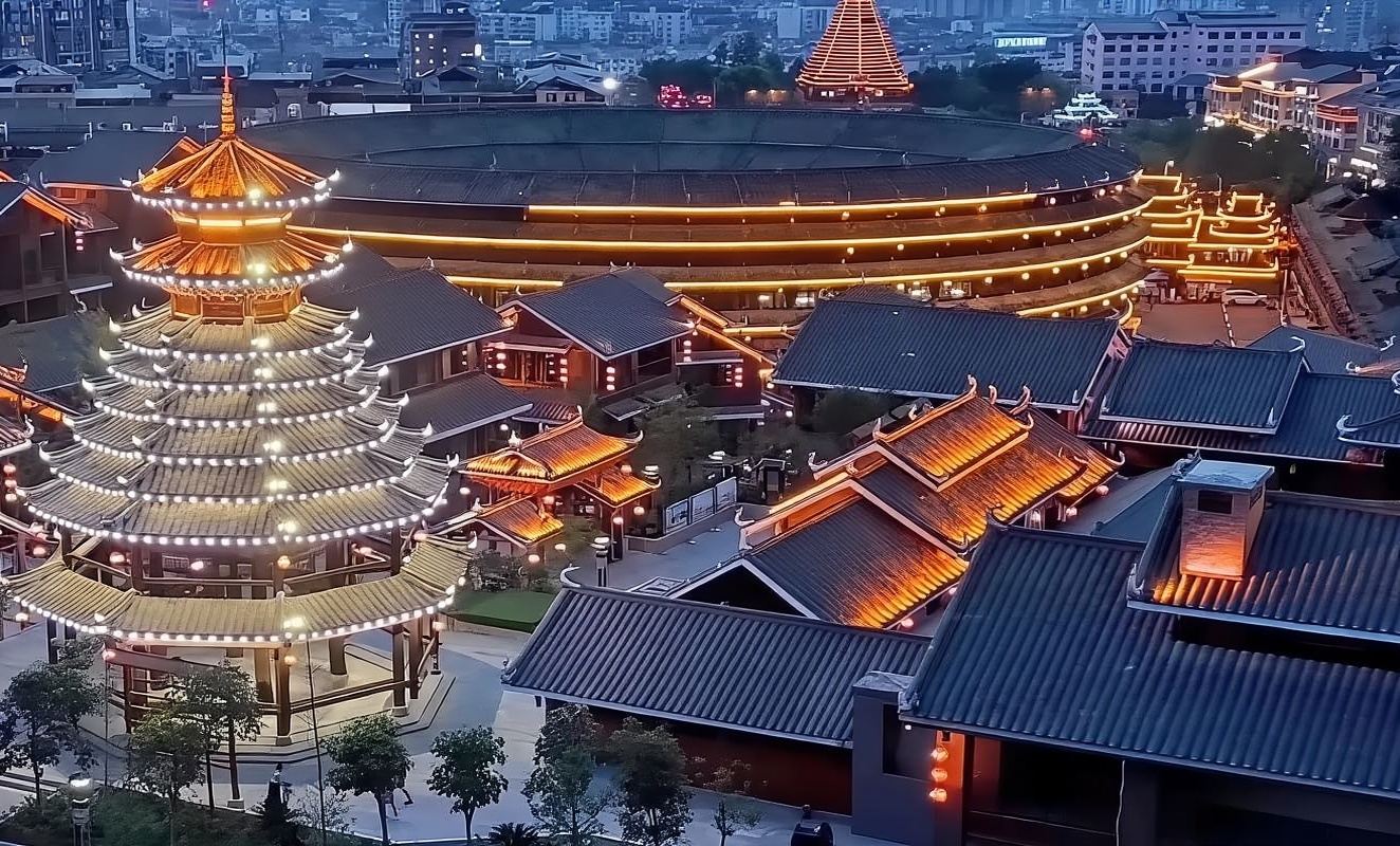 Liuzhou + Attrazione di Sanjiang Dadongzhai + Nido degli uccelli di Dongxiang + Attrazione di Dongtiangong/Guida multilingue@