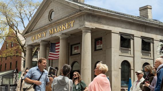 La storia rivoluzionaria completa, un tour epico a piedi per piccoli gruppi a Boston