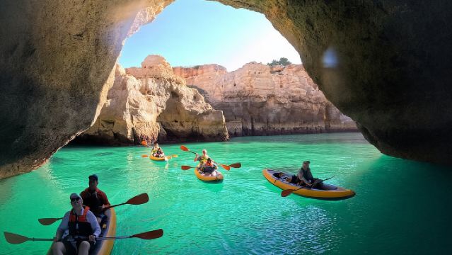 Exclusieve kleine groep kajakreis naar Benagil-grotten met 4K-foto's