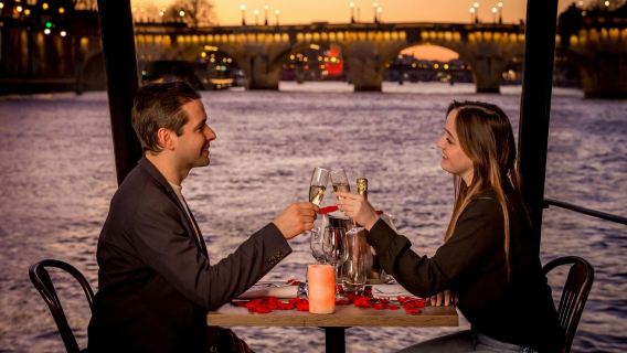 Классический круиз по Сене в Париже, Франция (с возможностью выбора обеда/ужина + бронирование места у окна)