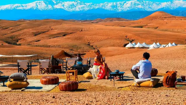 การแสดงดินเนอร์ทะเลทรายมาร์ราเกชพร้อมรถเอทีวีตอนพระอาทิตย์ตก