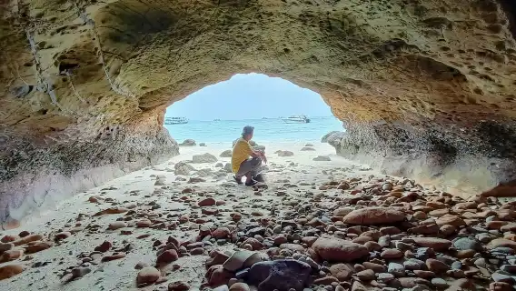 芭達雅格蘭島一日遊【拖曳傘 午餐 浮潛 水上摩托車 海底漫步】