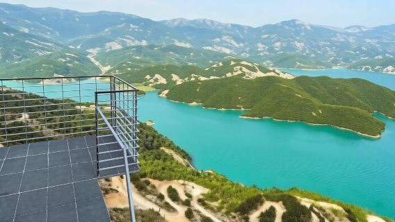 Von Golem/Durres: Busservice zum Bovilla-See, geführter Tagesausflug