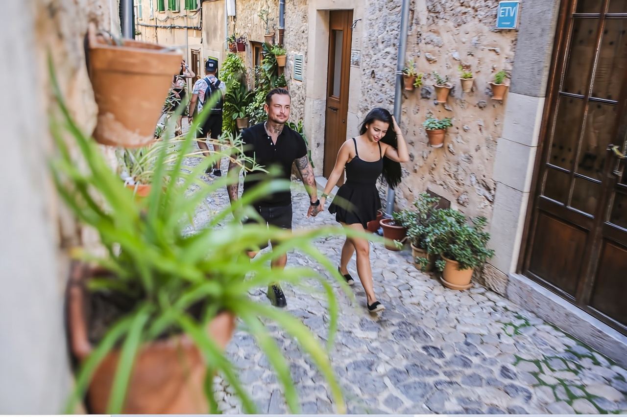 Alcudia/Marratxi: Valldemossa & Soller Tour by Tram & Bus