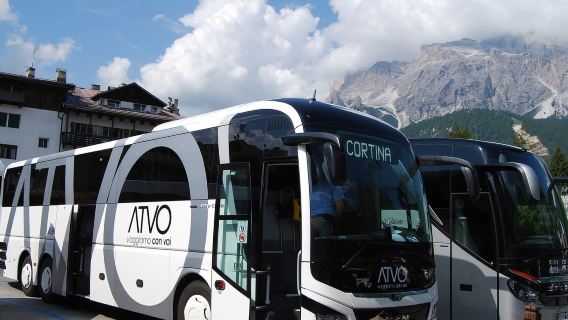 Pullman diretto tra la stazione ferroviaria di Mestre e Cortina