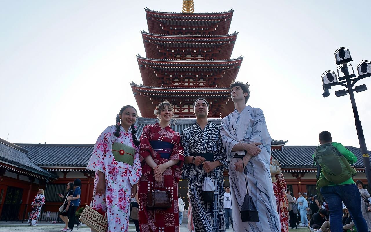 โตเกียว: ประสบการณ์ชุดกิโมโนฤดูหนาวพร้อมถ่ายรูปฟรีที่อาซากุสะ