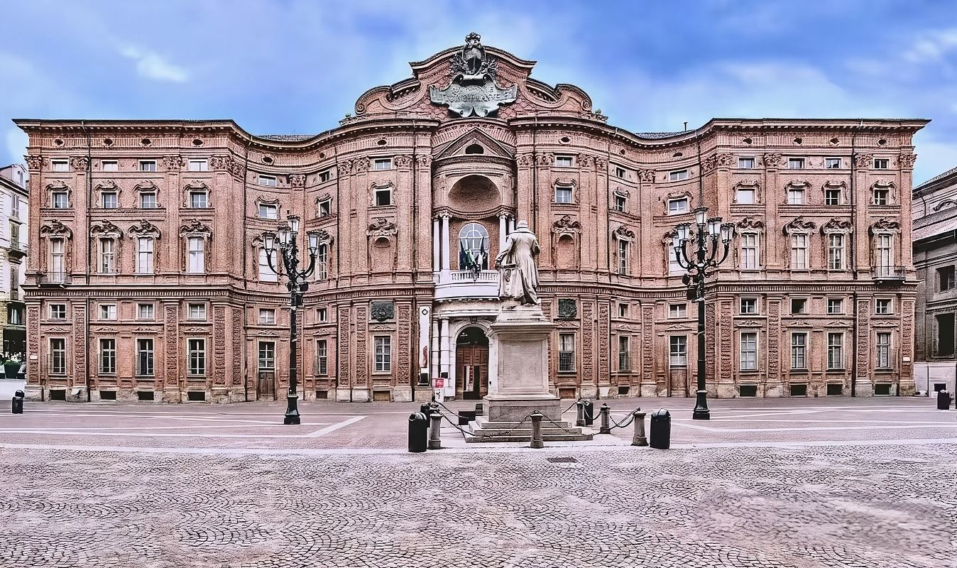 Palais Royal + Palais Carignan + Stade olympique de Turin