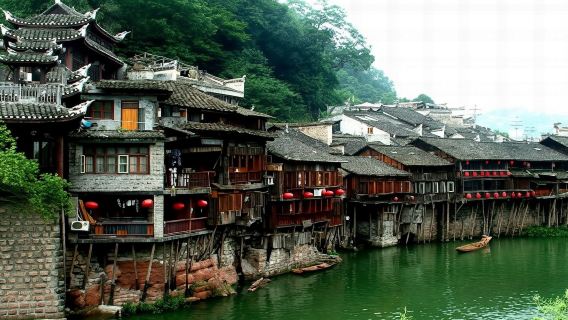 ทัวร์ส่วนตัวพร้อมไกด์นำเที่ยวหนึ่งวันในจางเจียเจี้ย | ปีนเขาเทียนเหมิน + สำรวจอุทยานประเพณีพื้นบ้านทูเจีย