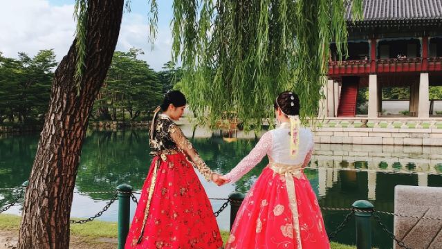 Dorothy Hanbok Experience (Near Gyeongbokgung Palace)