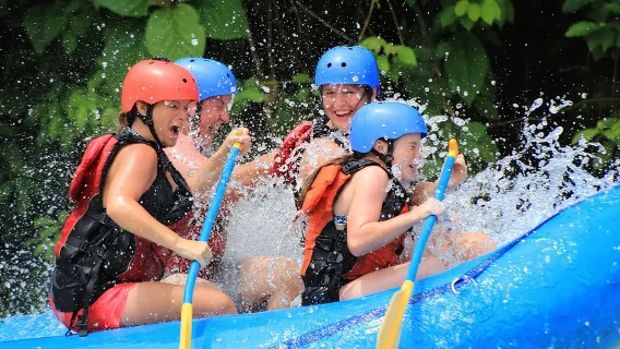 Whitewater Rafting Savegre Class II-III plus Waterfall Manuel Antonio 