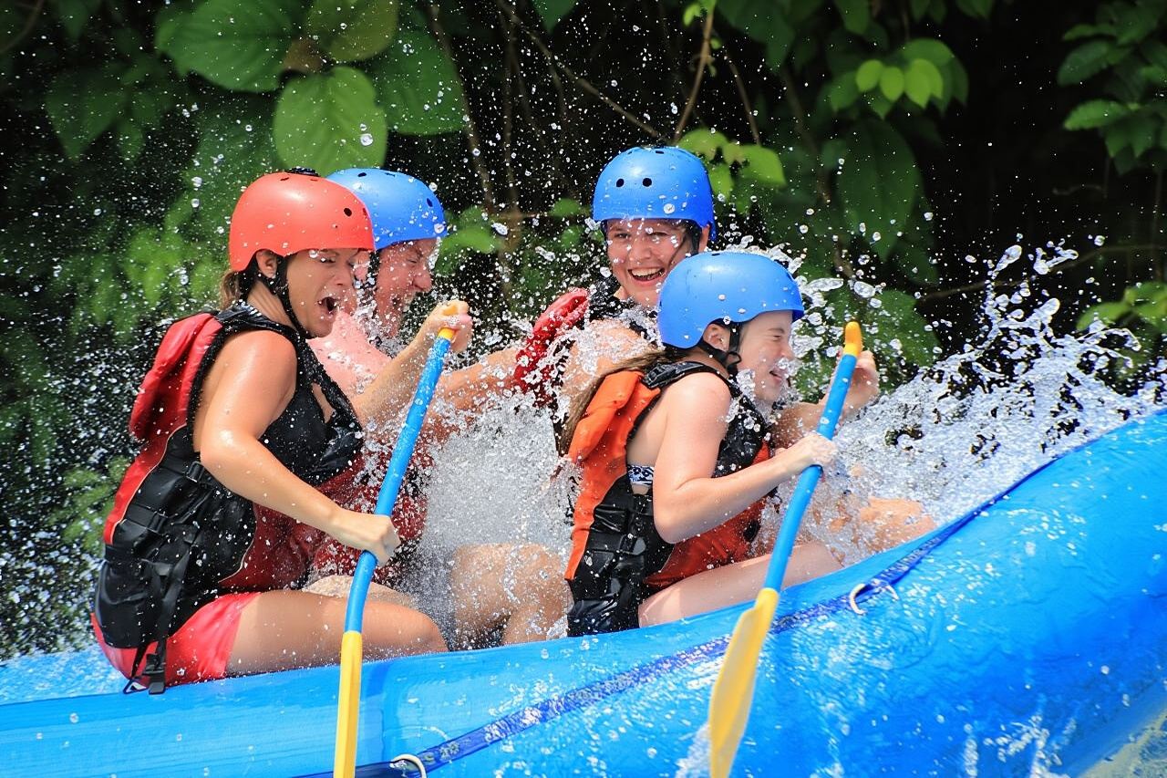 Whitewater Rafting Savegre Class II-III plus Waterfall Manuel Antonio 