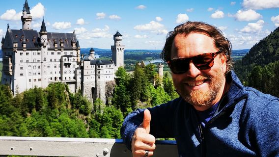 Neuschwanstein & Linderhof Private Tour from Munich via Austria