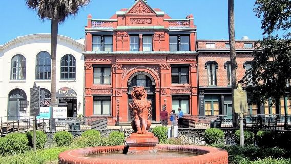Historic Savannah Guided Walking Tour