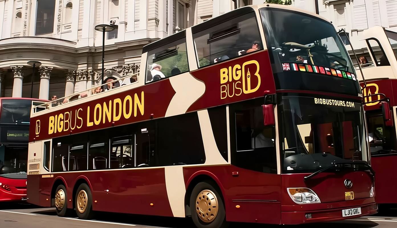 イギリス・ロンドンのビッグバス乗り降り自由のオープントップ2階建て観光バスパス【オプションで片道テムズ川クルーズ+ウォーキングツアー+ナイトツアー付き】