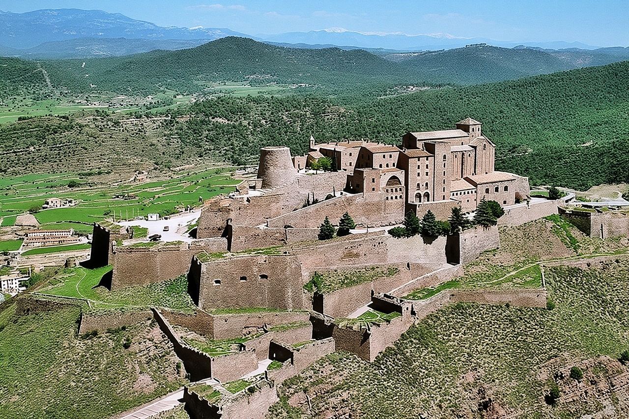 Kleingruppentour durch Montserrat, Cardona und die Salt Mountains