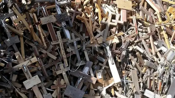 ทริปส่วนตัวจากวิลนีอุสไปริกา: เนินเขาแห่งไม้กางเขน พระราชวังรันเดล ปราสาทบาวสกา