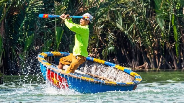 Hoi An: Coconut Basket Boat Ride in the Coconut Forest