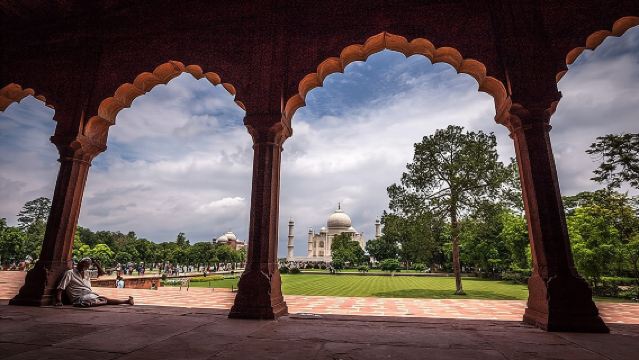 ทัวร์ทัชมาฮาลแบบส่วนตัวพร้อมไกด์และตั๋วเข้าชมแบบไม่ต้องต่อคิว