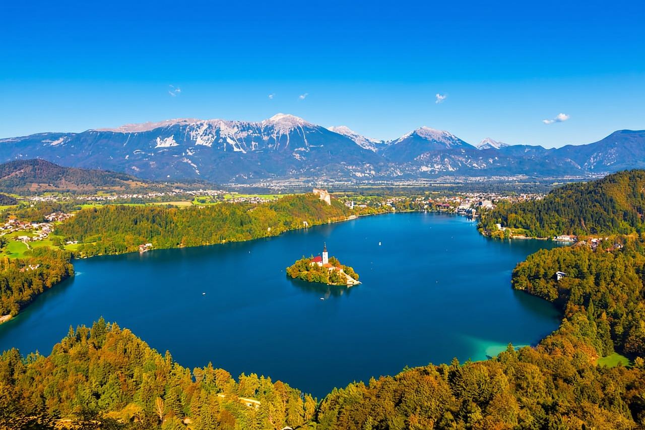 Ljubljana: Lake Bled Experience small group half-day tour