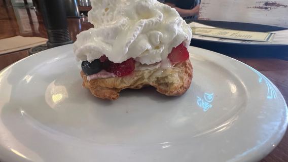 Victoria: 2-Hour Food and History Tour with Tastings