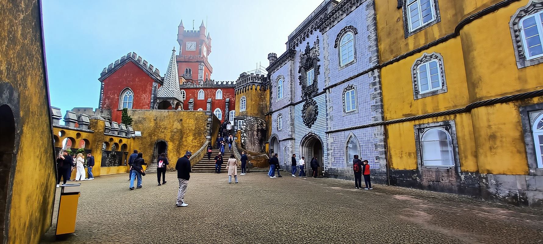 From Lisbon: Tour to Pena Palace, Sintra, and Cascais