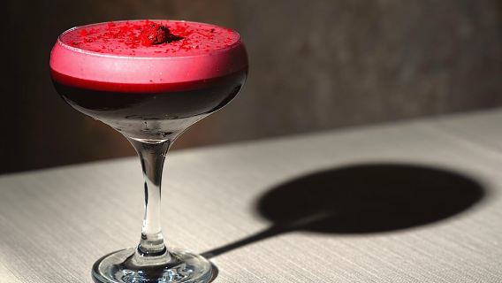 Cena y espectáculo en una antigua cisterna