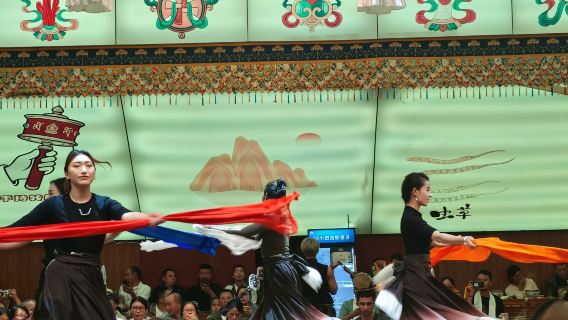 Shangri-La Kangzan Chieftain Banquet in Yunnan (Savor Tibetan Feast + Explore Chieftain Culture + Enjoy Snowland Song & Dance + Toast with Highland Barley Wine + A Fusion of Taste and Culture)
