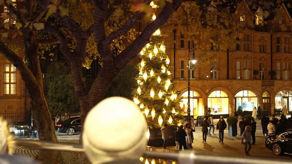 London: Weihnachtslichter-Busrundfahrt mit Live-Guide