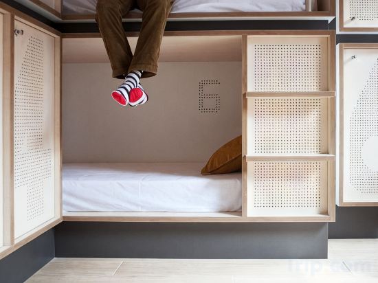 TOC Hostel Barcelona Room Type - Bed In Bed In 6-Bed Mixed Dormitory Room