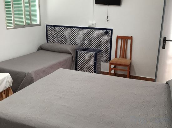 Hostal Alcobia - Tap to explore photos
