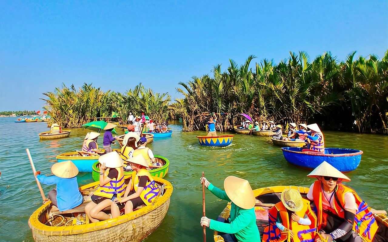 Hoi An: Abenteuer mit dem Kokosnussboot und Entdeckung der Altstadt