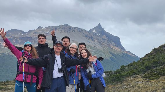 Trekking Emerald Lagoon