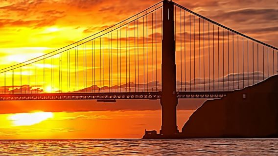 San Francisco: 2-Hour Sunset Sailing Experience