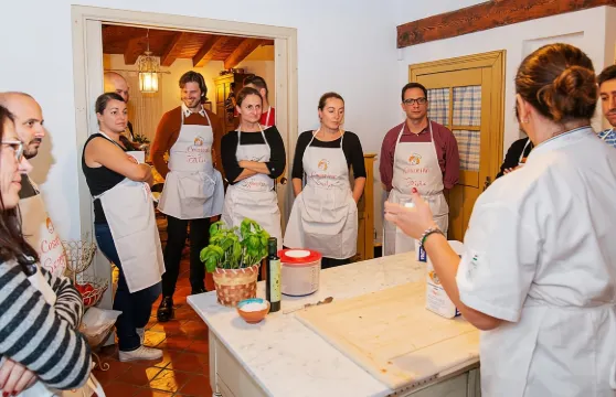 里奧馬哲雷：意大利麵和提拉米蘇烹飪課 Riomaggiore: Pasta and Tiramisu Cooking Class