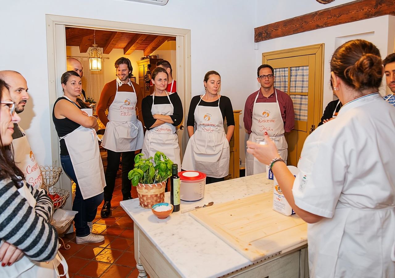 Riomaggiore: Pasta and Tiramisu Cooking Class