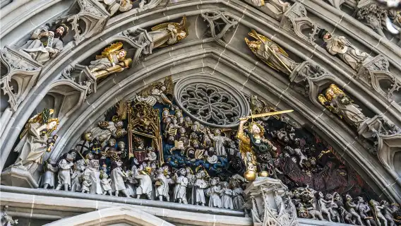 Bern Old Town, Clock Tower, and Bern Cathedral 1-day tour(Small Group Tour)