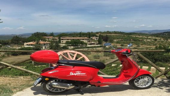 Siena Vespa Tour Including Wine Tasting at a Chianti Winery