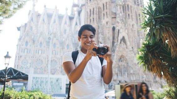 Visite guidée complète de la Sagrada Familia en petit groupe