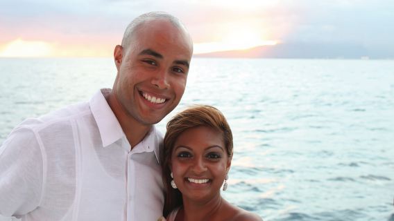 From Kona: Honokohau Sunset Boat Trip with Drinks and Snacks